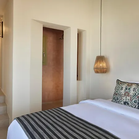 Aeon - Adults Only 3* Pýrgos